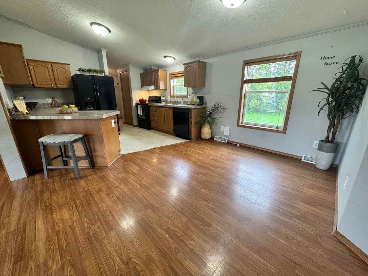 215 Greenbush Dr - Photo 2 of 47