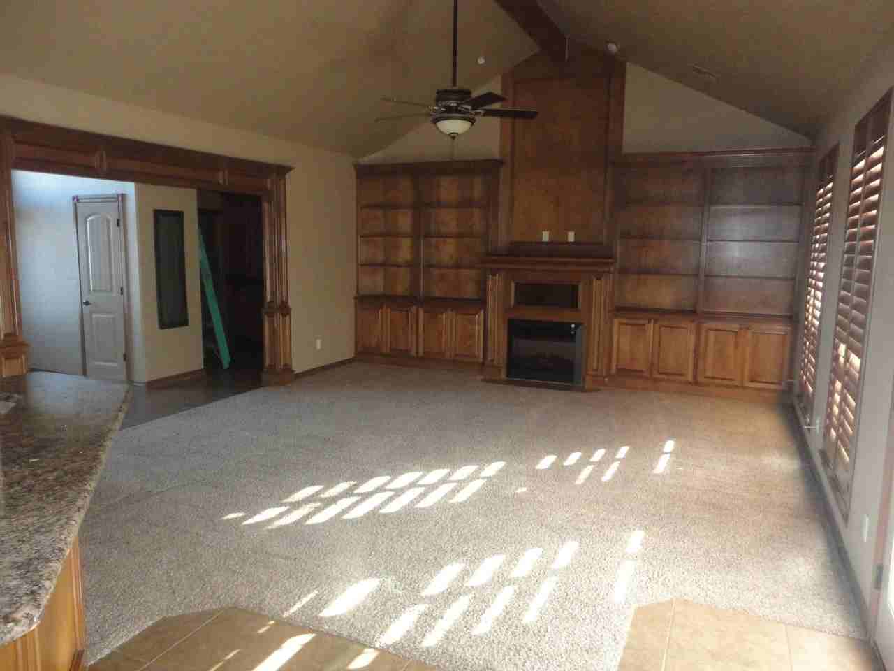 6611 Ne Watts Rd - Photo 5 of 23