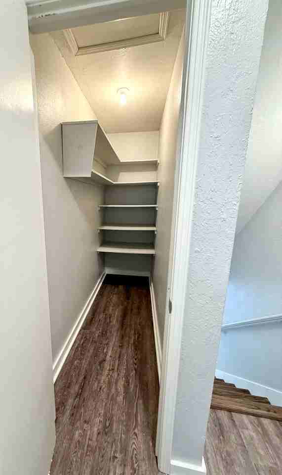 331 W Vandament Ave - Photo 7 of 10