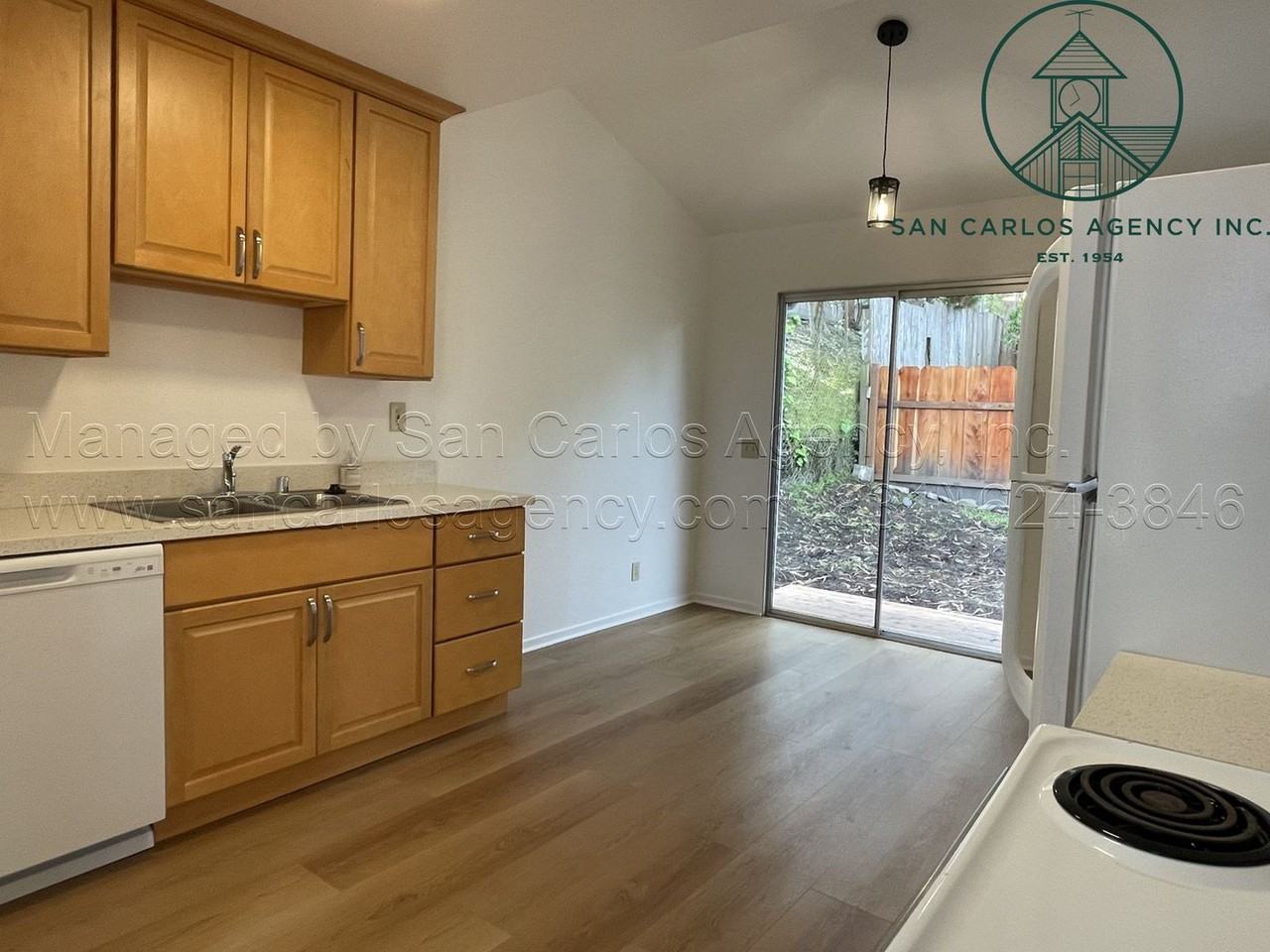 615 Lottie St - Photo 4 of 15