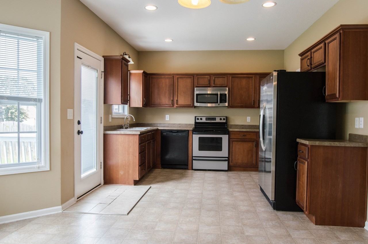 1164 Stillwood Dr - Photo 5 of 17