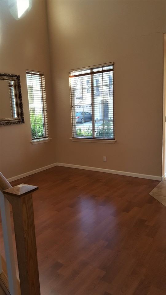2426 Milford Dr - Photo 3 of 11