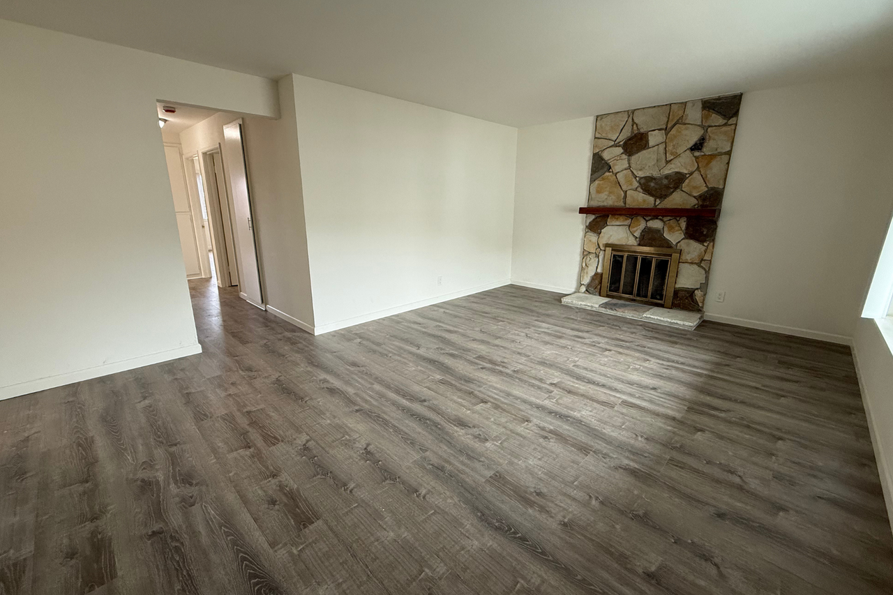 1225 Douglas Way - Photo 5 of 28