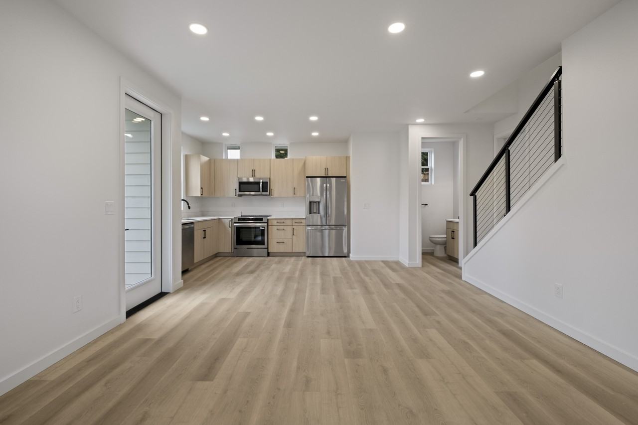 11518 16th Ave Ne #NA - Photo 5 of 28