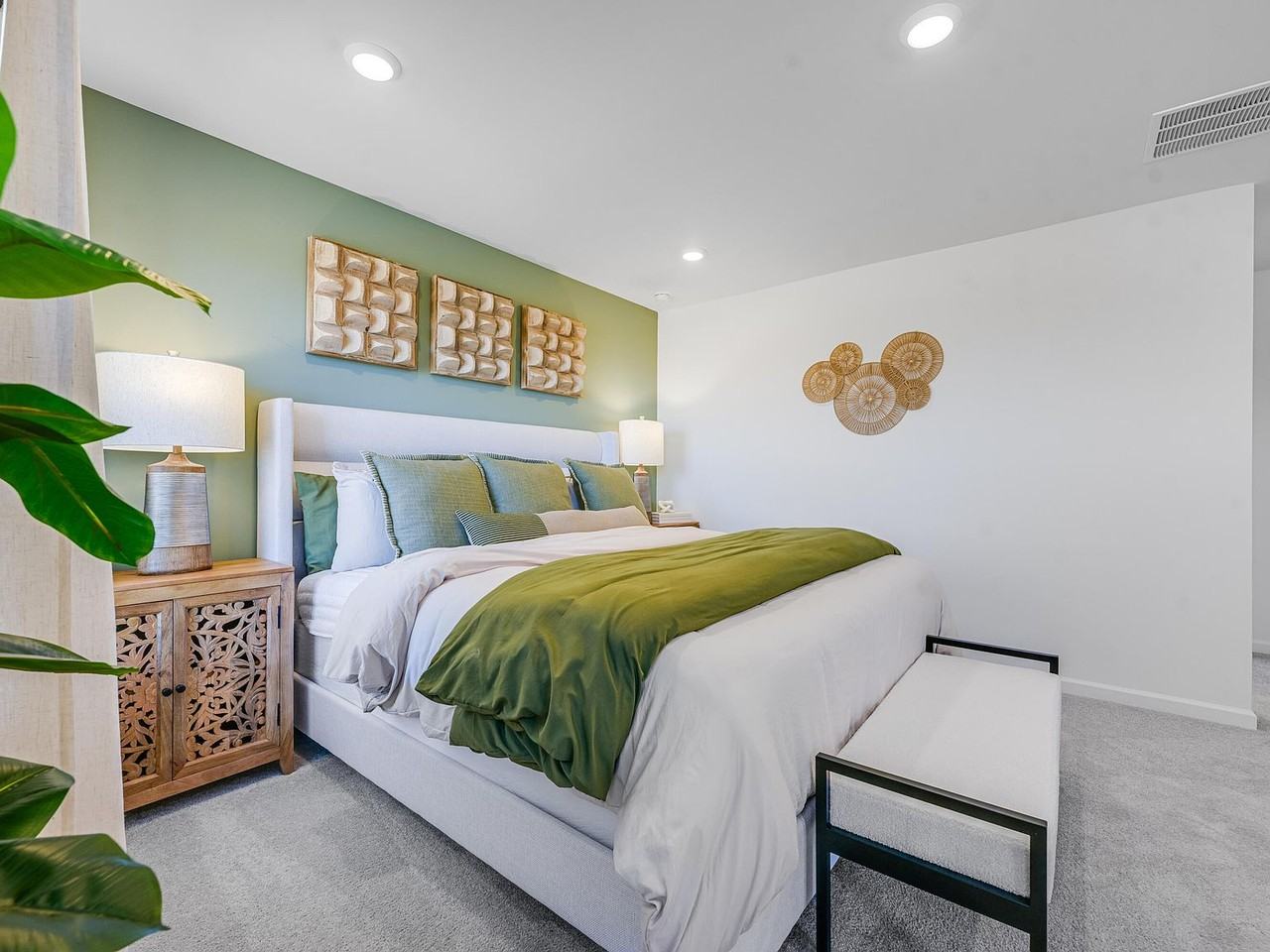 5064 Highwood Dr Ne #3 - Photo 6 of 11