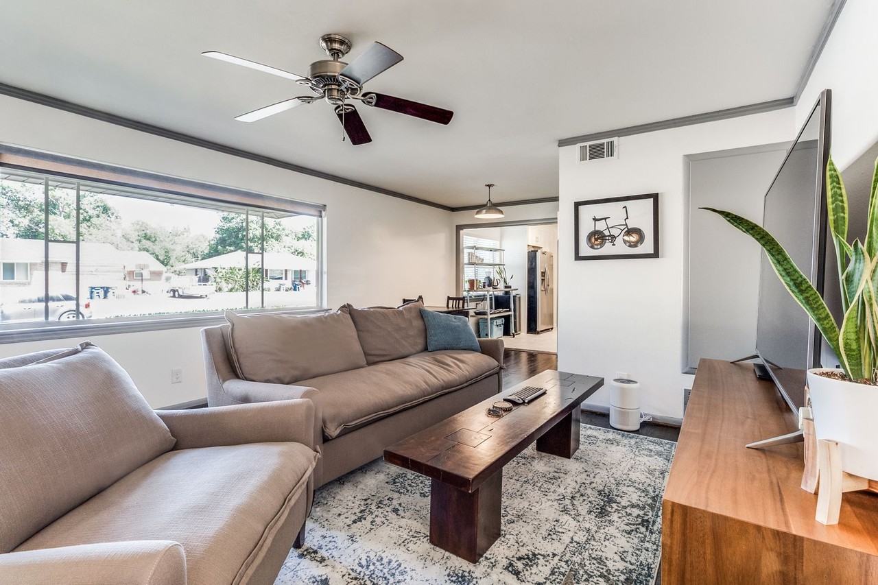 10312 Sylvia Dr - Photo 3 of 13