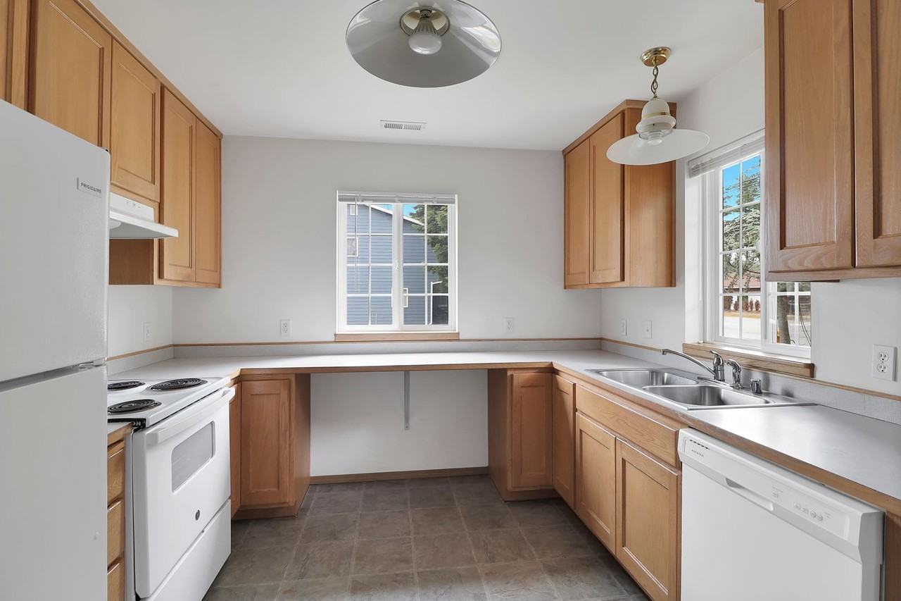 729 Nw Paragon Pl #2 - Photo 4 of 13
