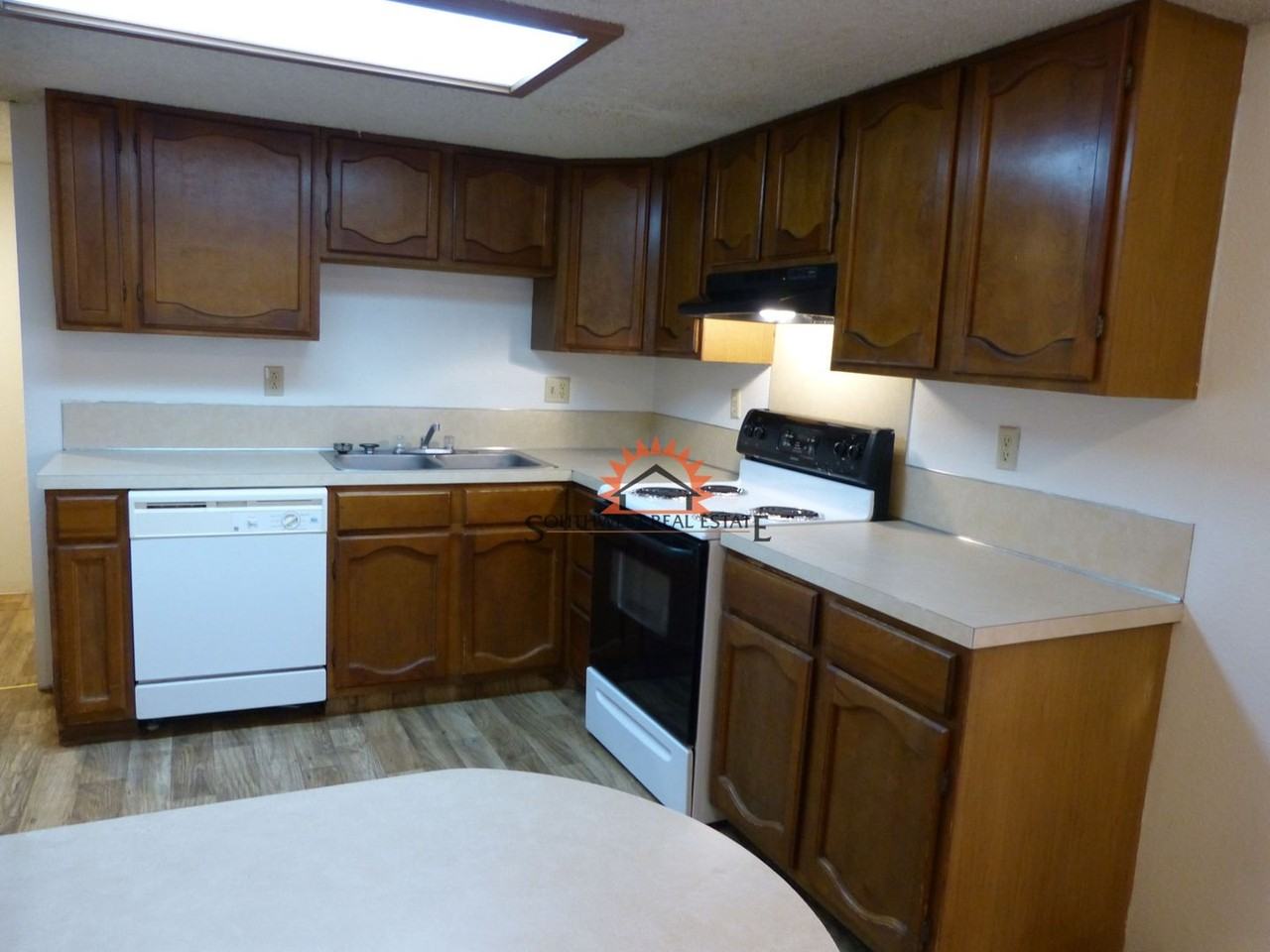 602 Sheldon St - Photo 4 of 15