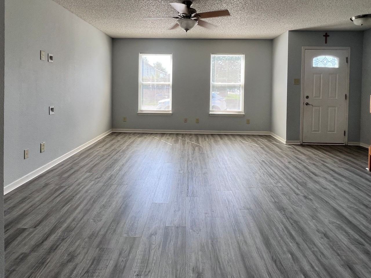 2726 Chilton Dr - Photo 4 of 16