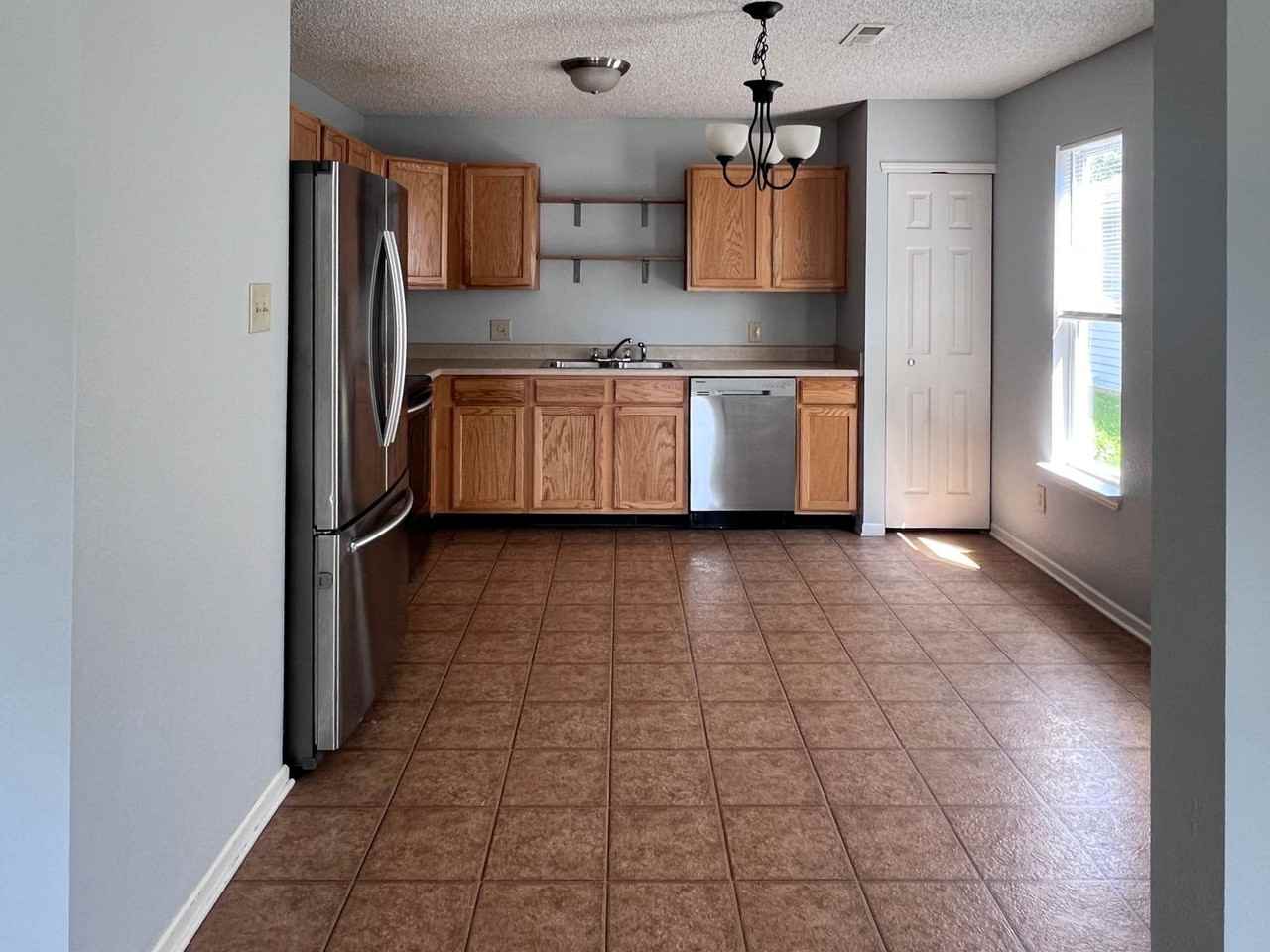 2726 Chilton Dr - Photo 5 of 16