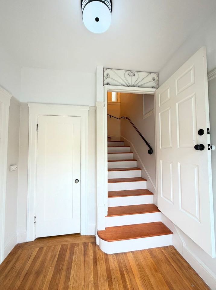 762 Brunswick St - Photo 2 of 26