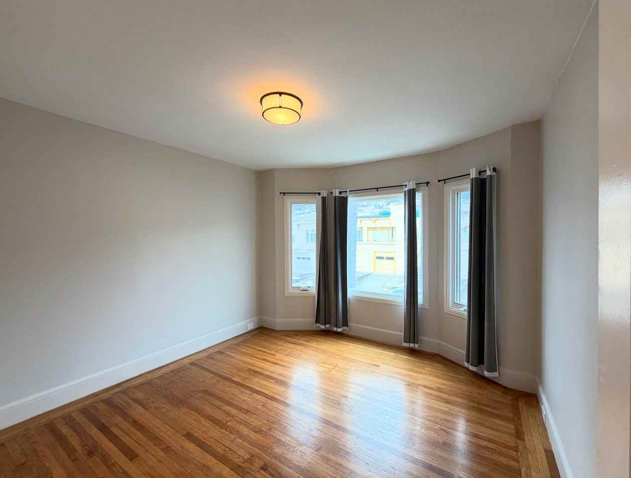 762 Brunswick St - Photo 4 of 26