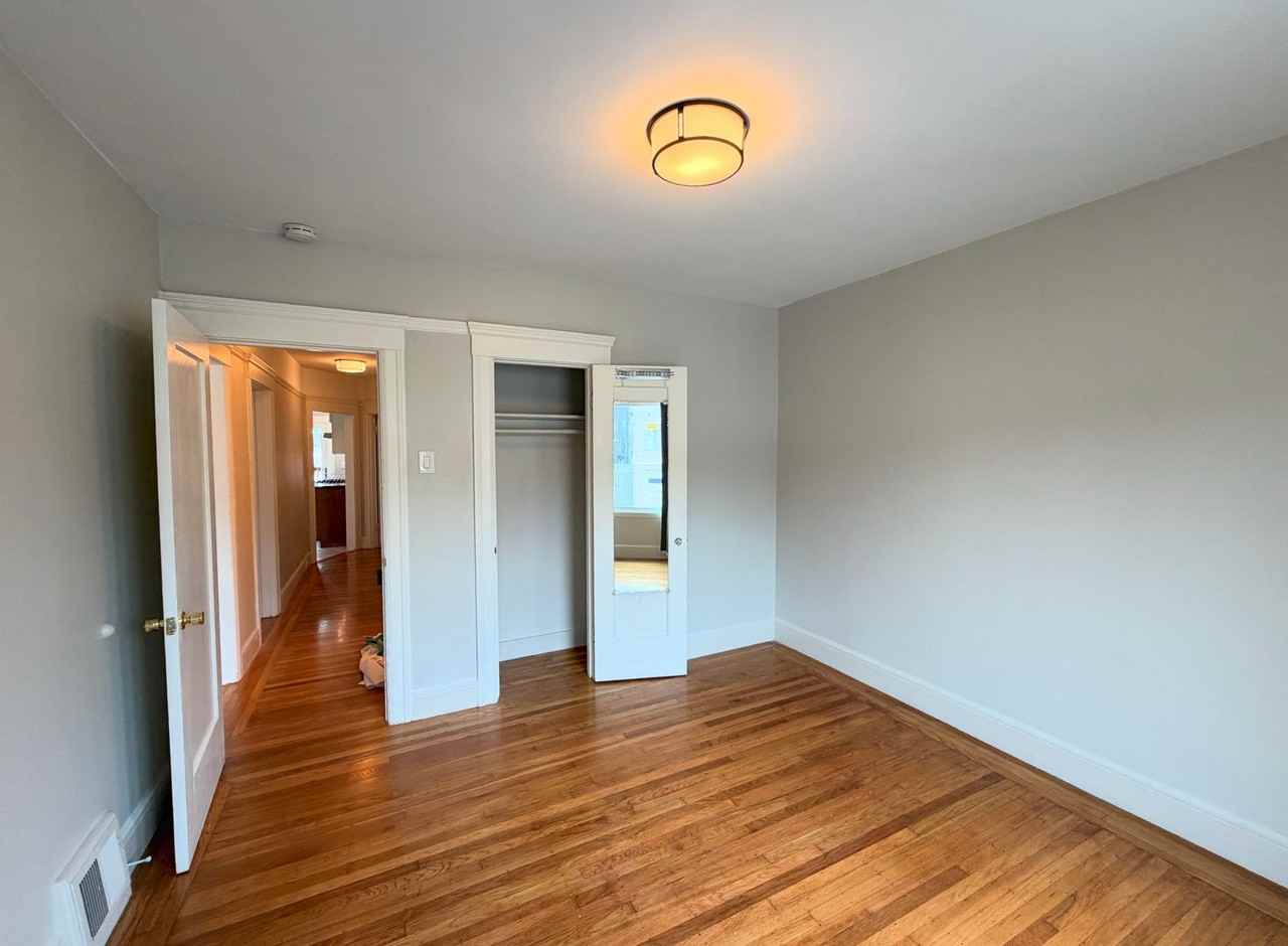 762 Brunswick St - Photo 5 of 26