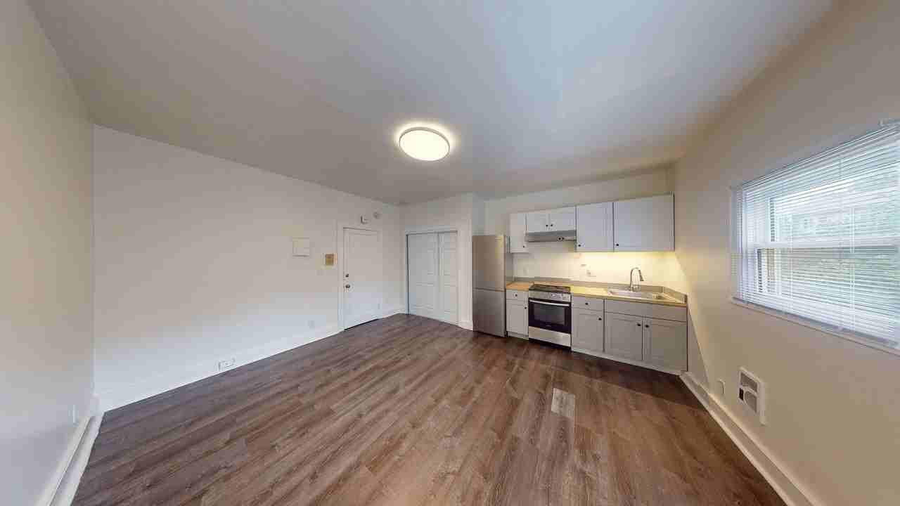 535 41st Street - Photo 4 of 31