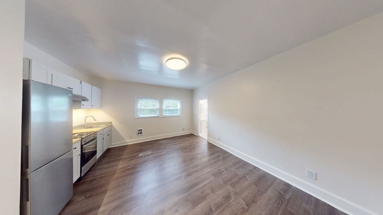 535 41st Street - Photo 7 of 31