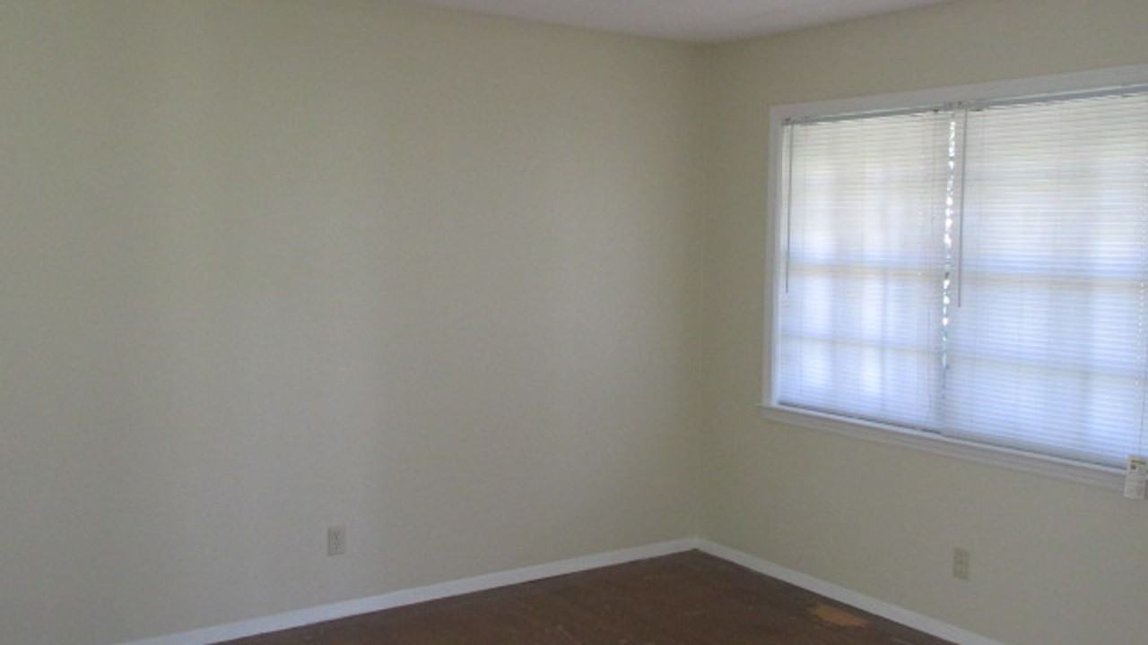 4372 Deerland St - Photo 2 of 8