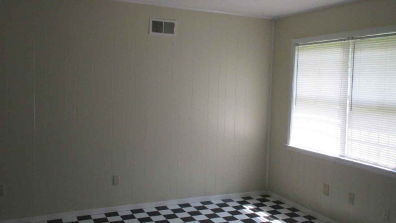 4372 Deerland St - Photo 4 of 8