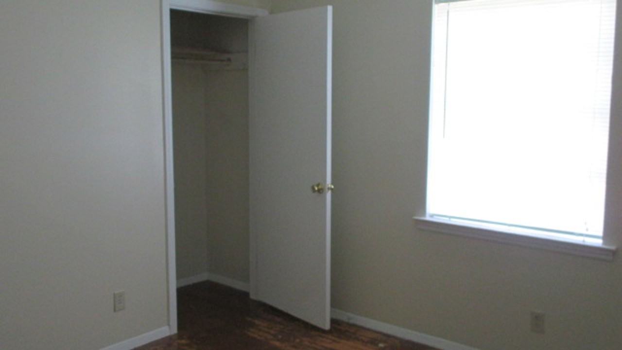 4372 Deerland St - Photo 5 of 8
