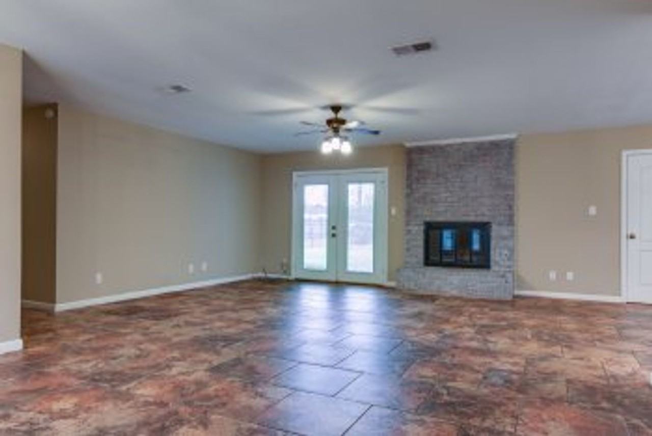 10 Clay Ave - Photo 4 of 20