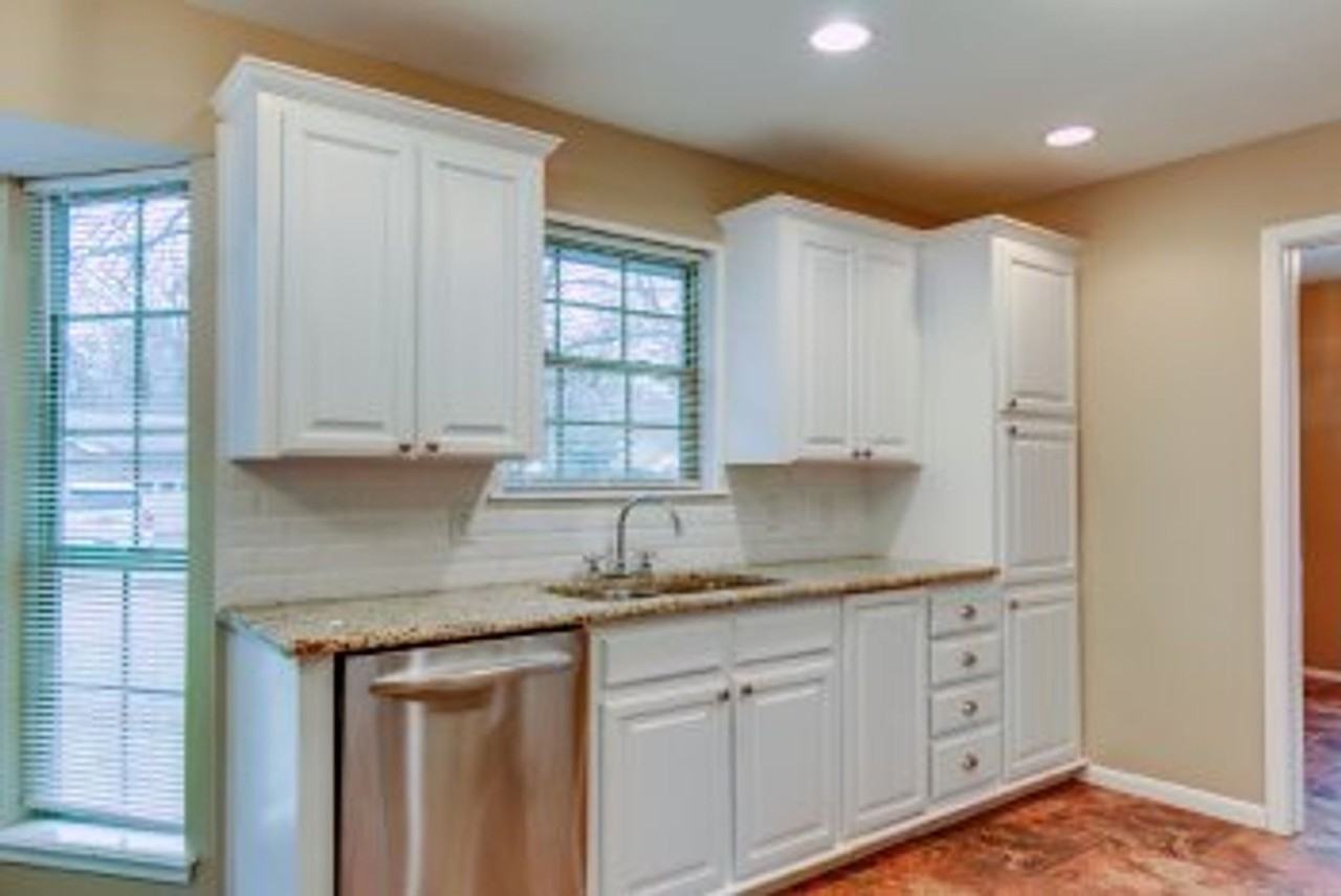 10 Clay Ave - Photo 7 of 20