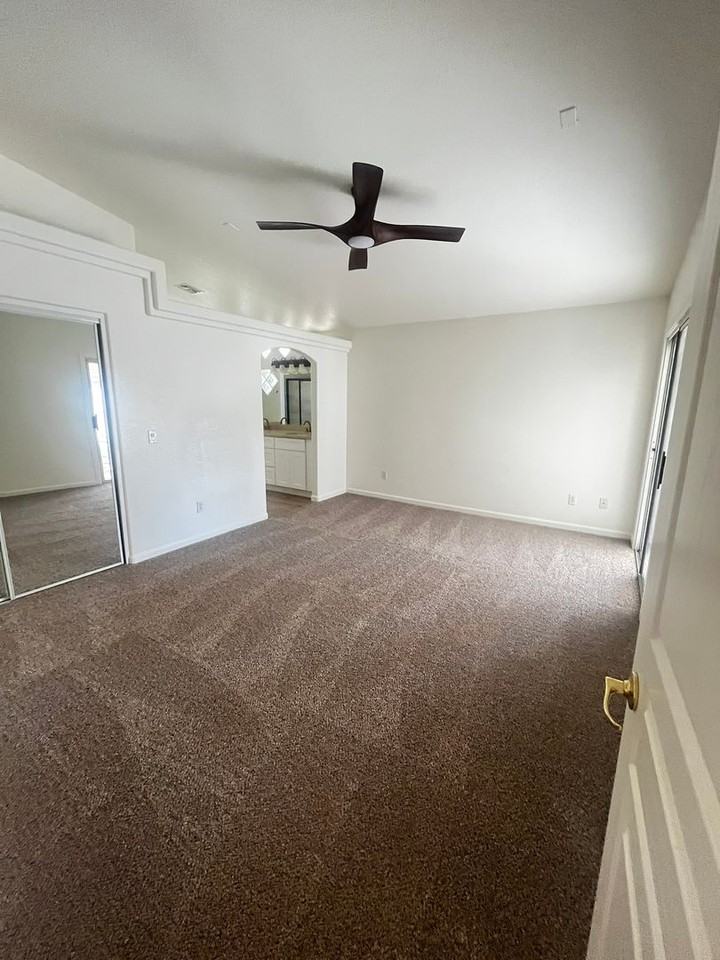 210 White Oak Dr - Photo 7 of 18
