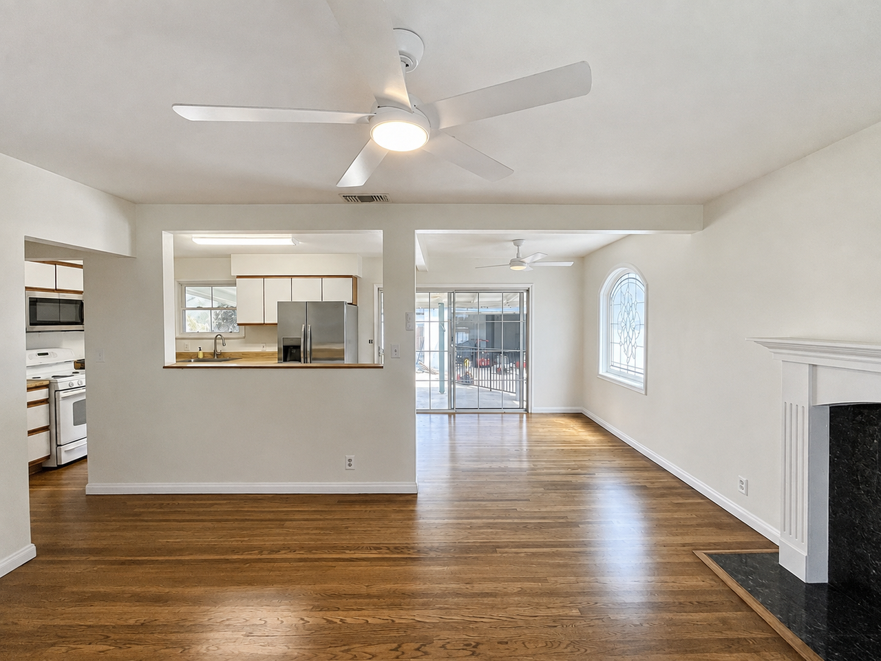 4432 Falcon Ave - Photo 5 of 43