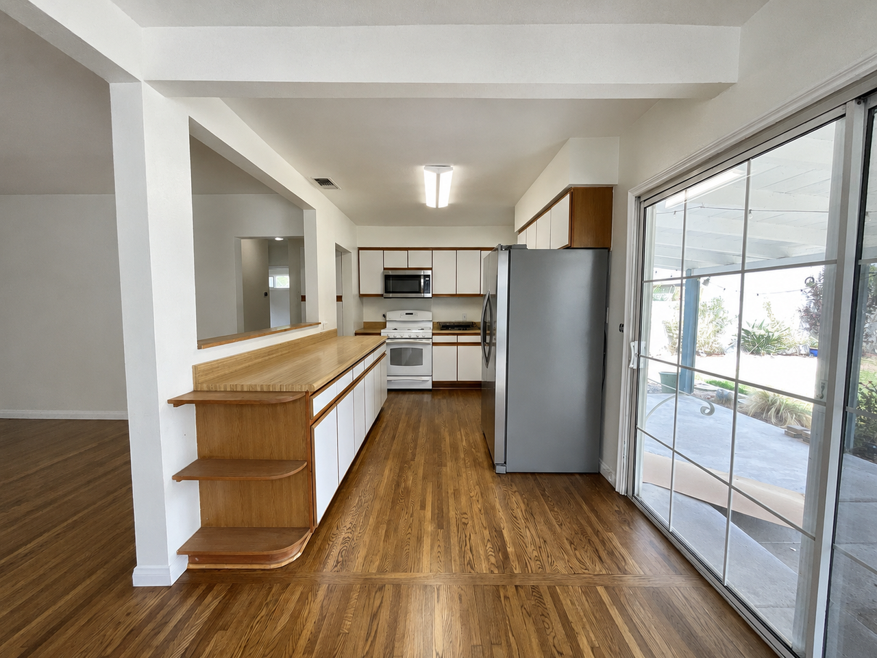 4432 Falcon Ave - Photo 7 of 43