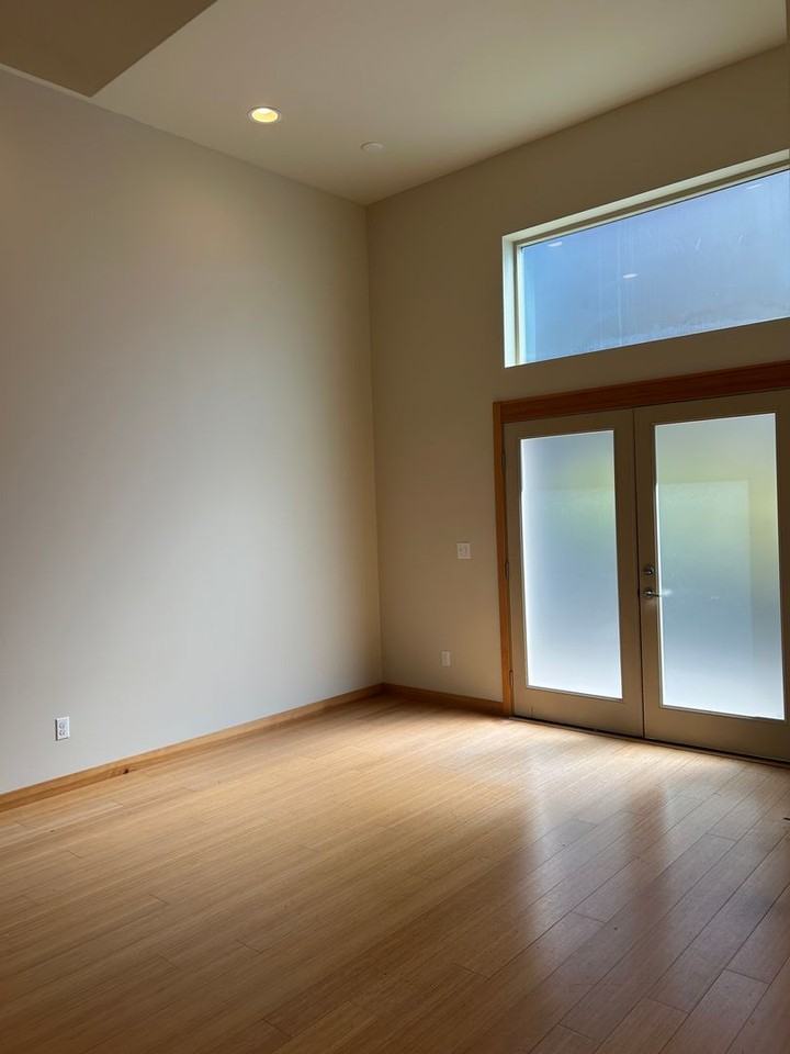 6025 California Ave Sw Apt C - Photo 3 of 16