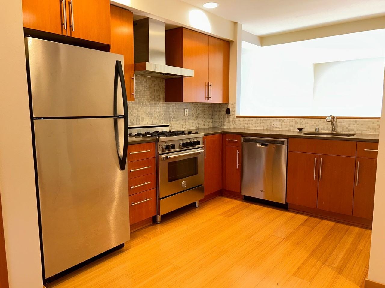6025 California Ave Sw Apt C - Photo 4 of 16