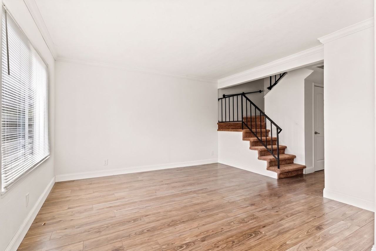 4905 Bridgepointe Pl - Photo 2 of 15