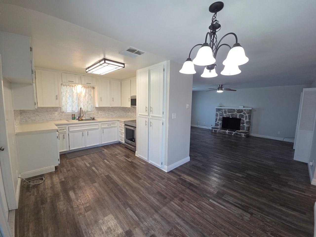 2160 Georgia Way - Photo 3 of 30