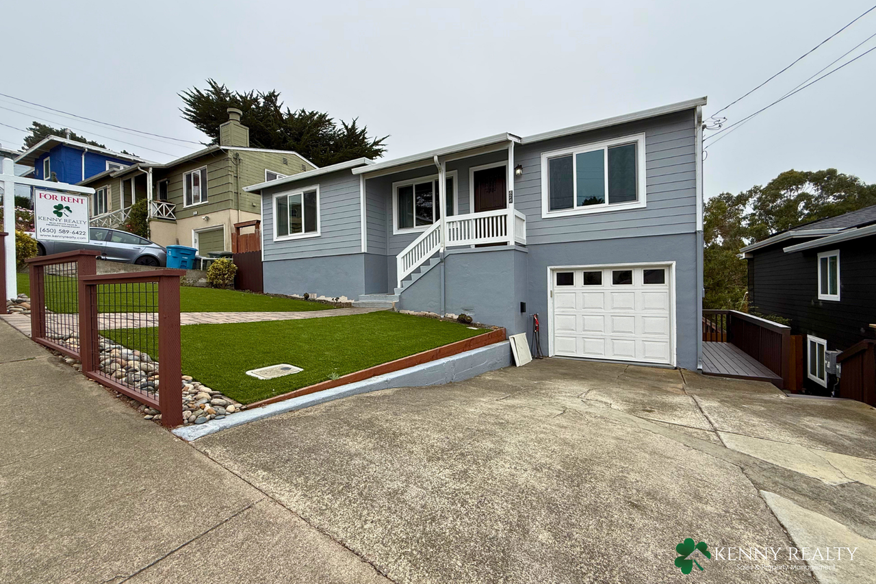 424 Manor Dr - Photo 3 of 31