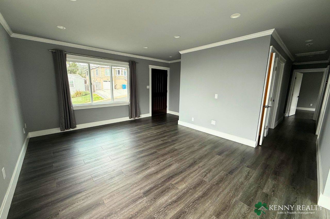 424 Manor Dr - Photo 4 of 31