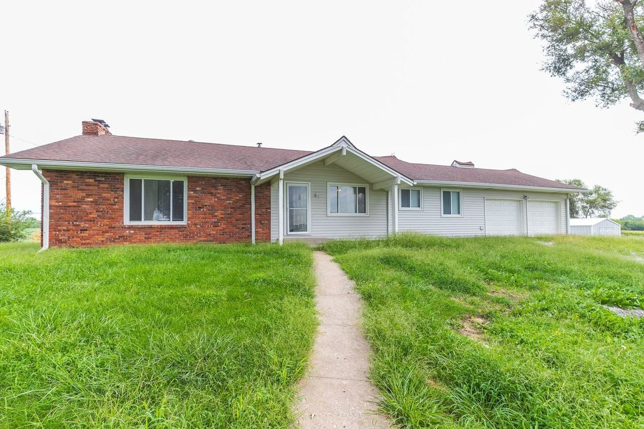 15303 Cameron Rd - Photo 2 of 28