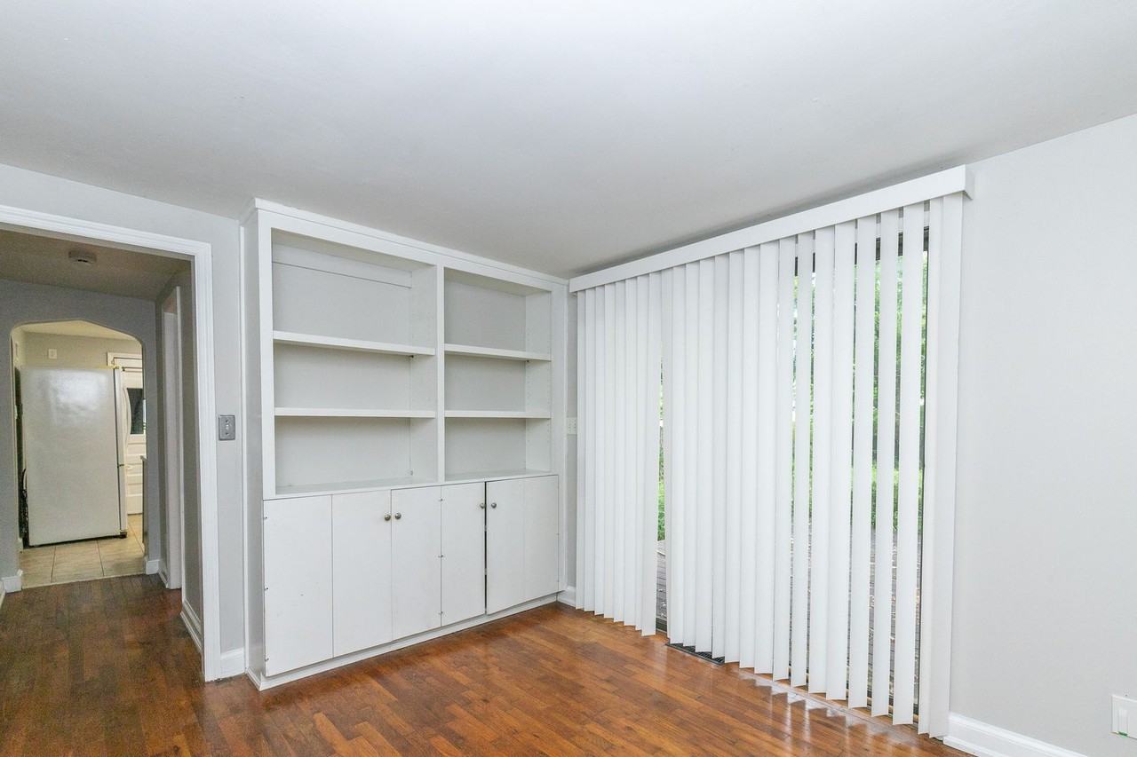 7833 Madison Ave - Photo 4 of 40