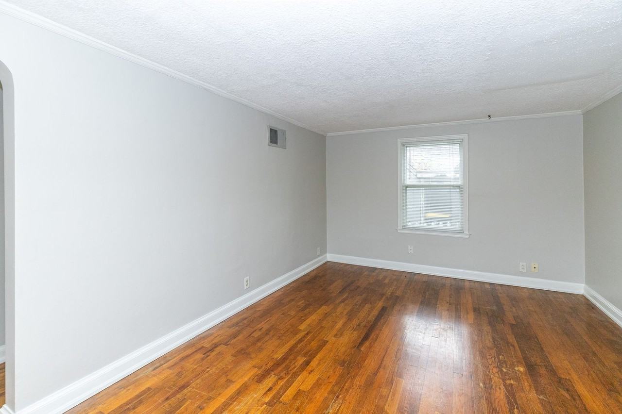 7833 Madison Ave - Photo 7 of 40