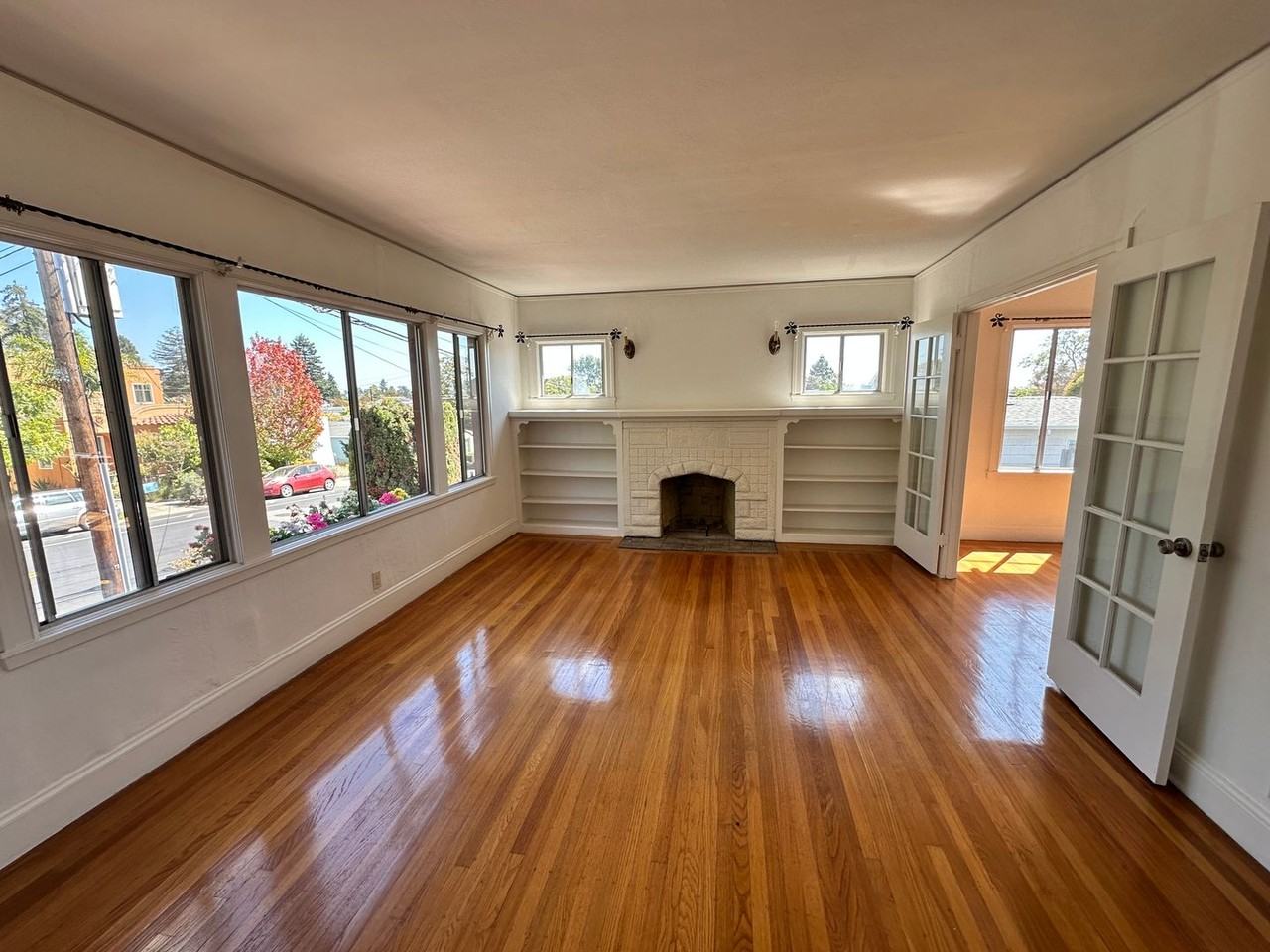 1066 Peralta Ave - Photo 2 of 15