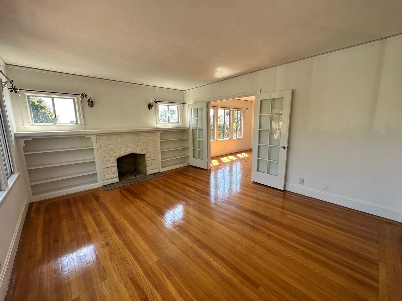 1066 Peralta Ave - Photo 3 of 15