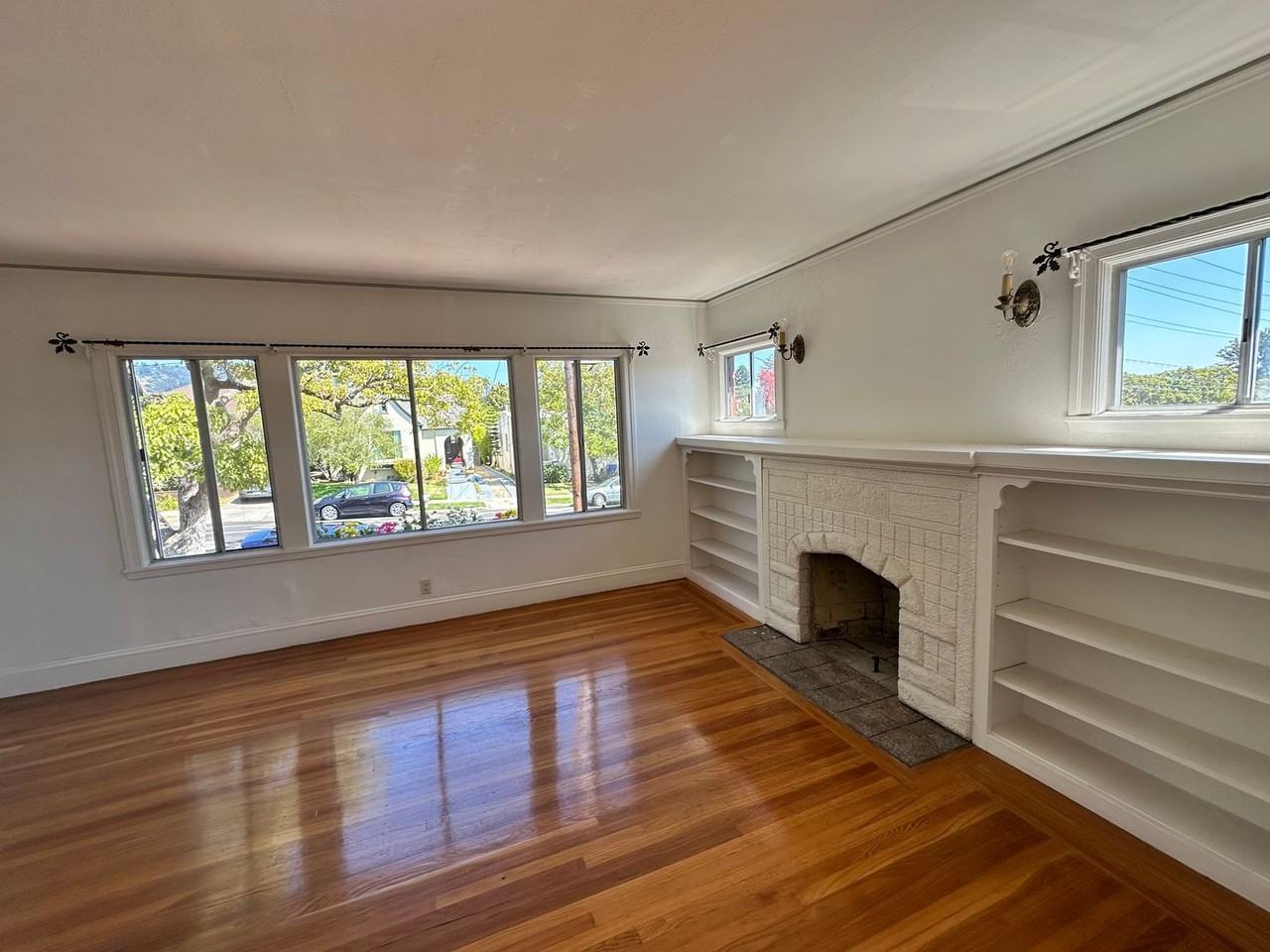 1066 Peralta Ave - Photo 4 of 15