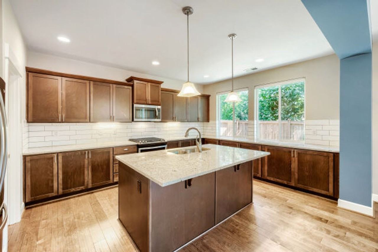 1698 Se 12th St - Photo 6 of 19