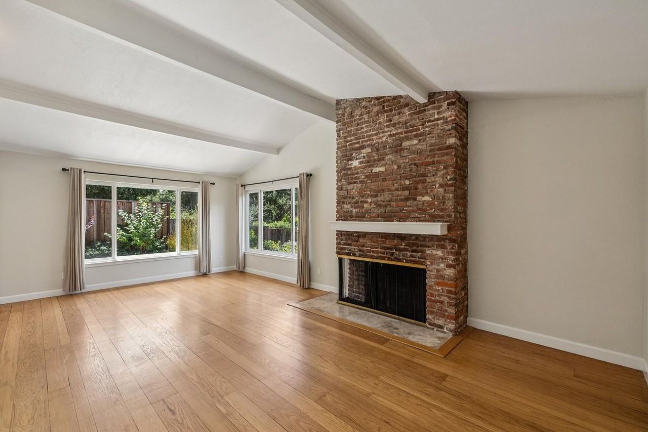309 Walsh Rd - Photo 4 of 29