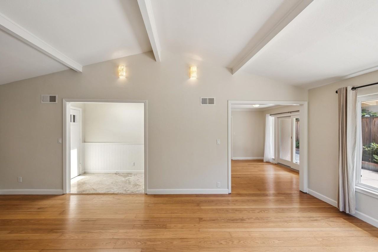 309 Walsh Rd - Photo 5 of 29