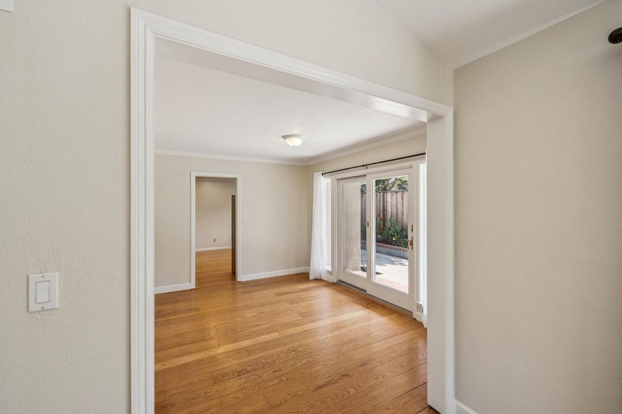 309 Walsh Rd - Photo 6 of 29