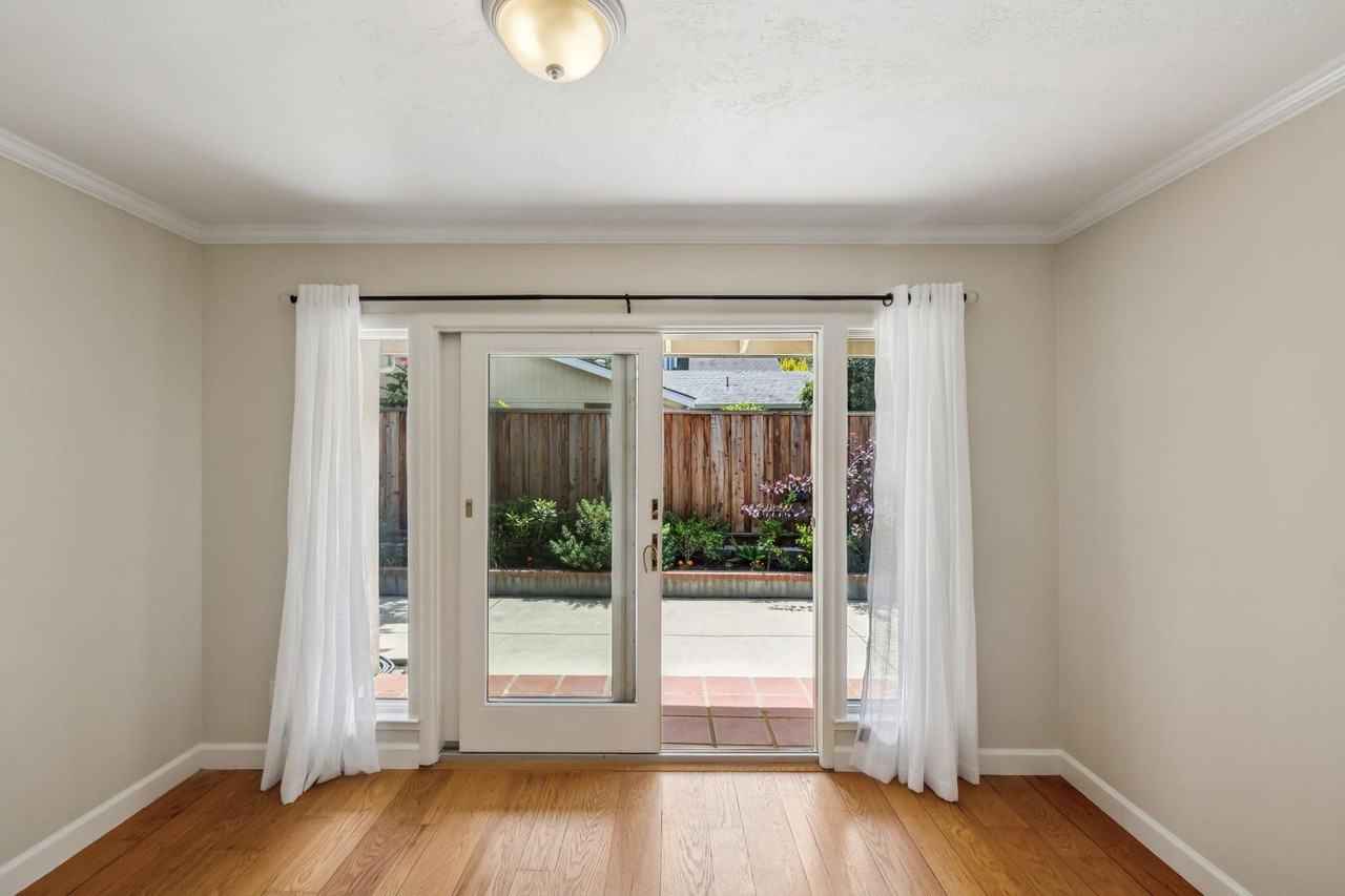 309 Walsh Rd - Photo 7 of 29