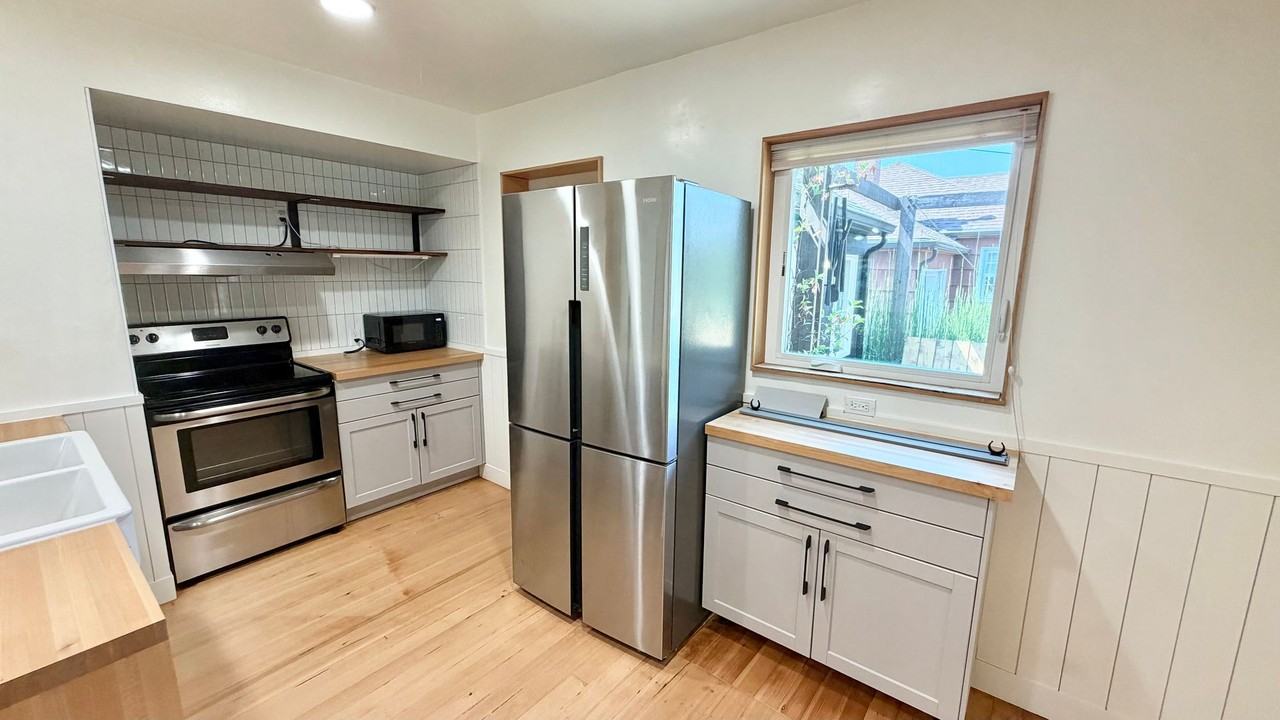 9340 Se Yamhill St - Photo 3 of 43