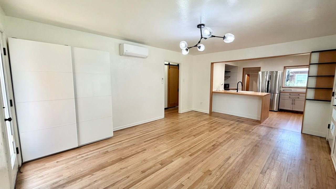 9340 Se Yamhill St - Photo 5 of 43