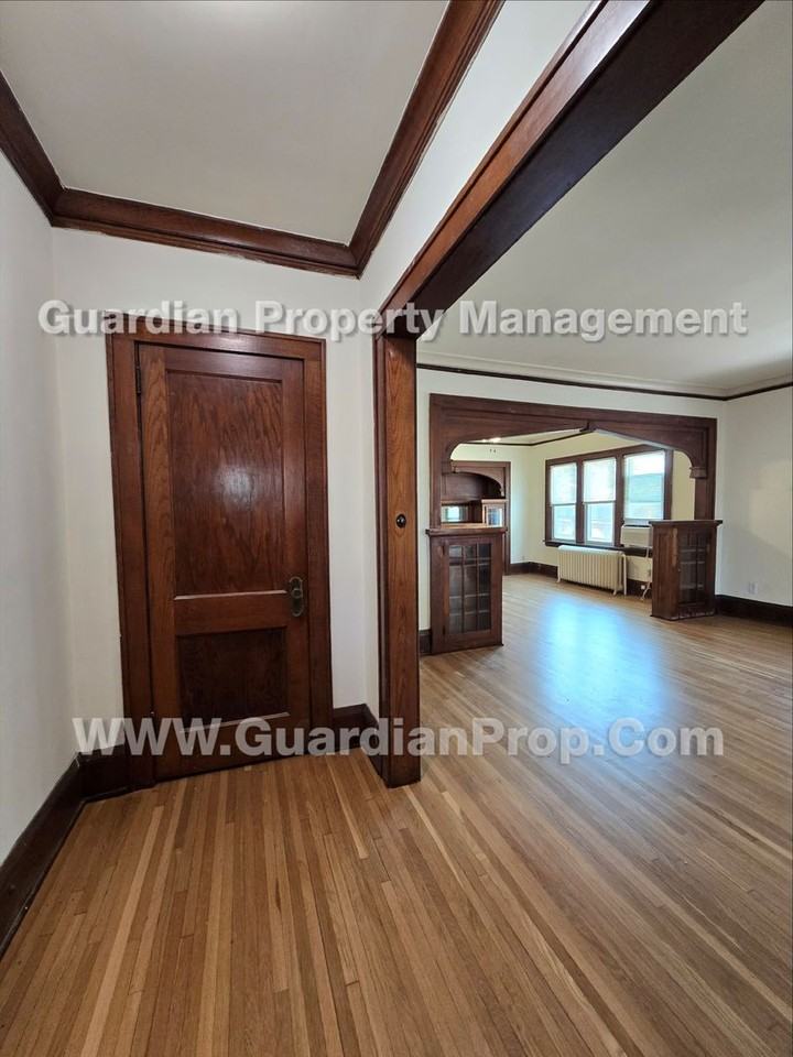 866 Dayton Ave - Photo 2 of 16