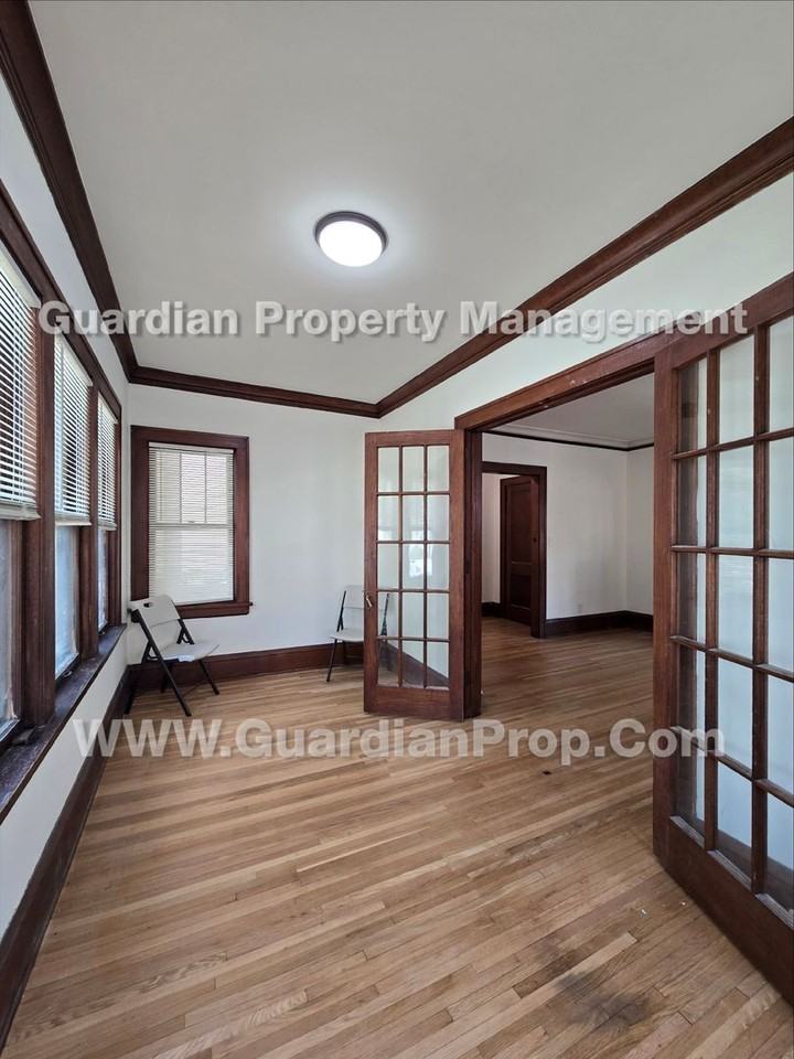866 Dayton Ave - Photo 4 of 16