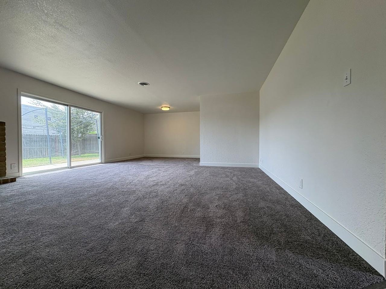 900 Wendy Hope Dr - Photo 3 of 19