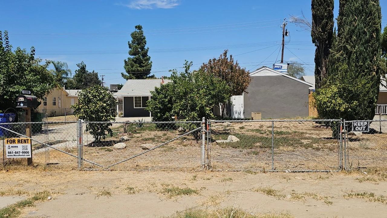 1320 Washington Ave - Photo 2 of 2